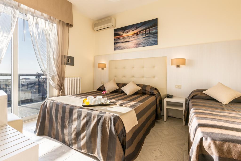 Hotel King Marina di Pietrasanta Zimmer foto