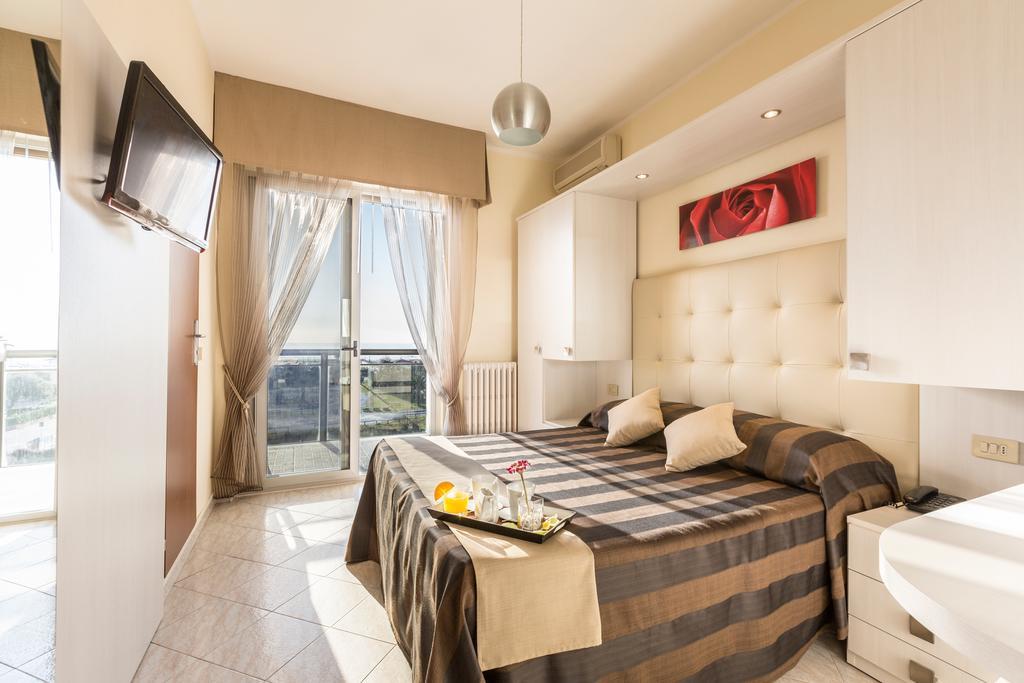 Hotel King Marina di Pietrasanta Zimmer foto