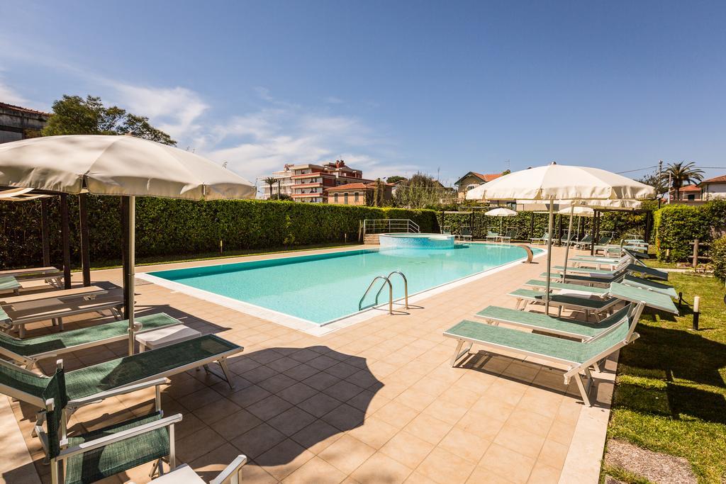 Hotel King Marina di Pietrasanta Exterior foto