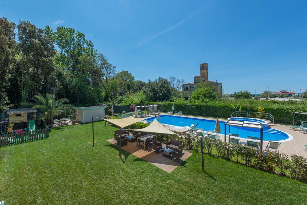 Hotel King Marina di Pietrasanta Exterior foto